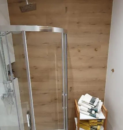 Bursztynowy Modern Tower グディニャ