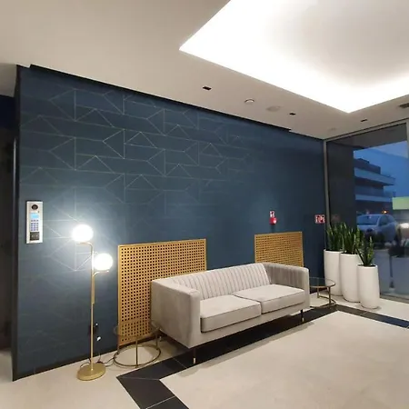 Bursztynowy Modern Tower アパート